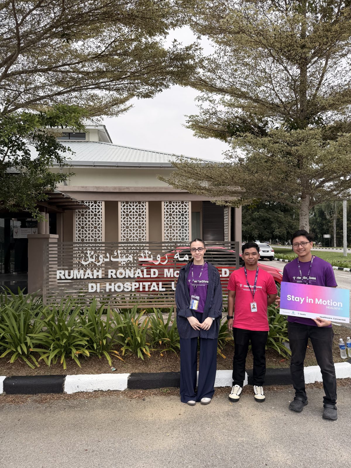 The Healix team arriving at Rumah Ronald McDonald, USM Kubang Kerian